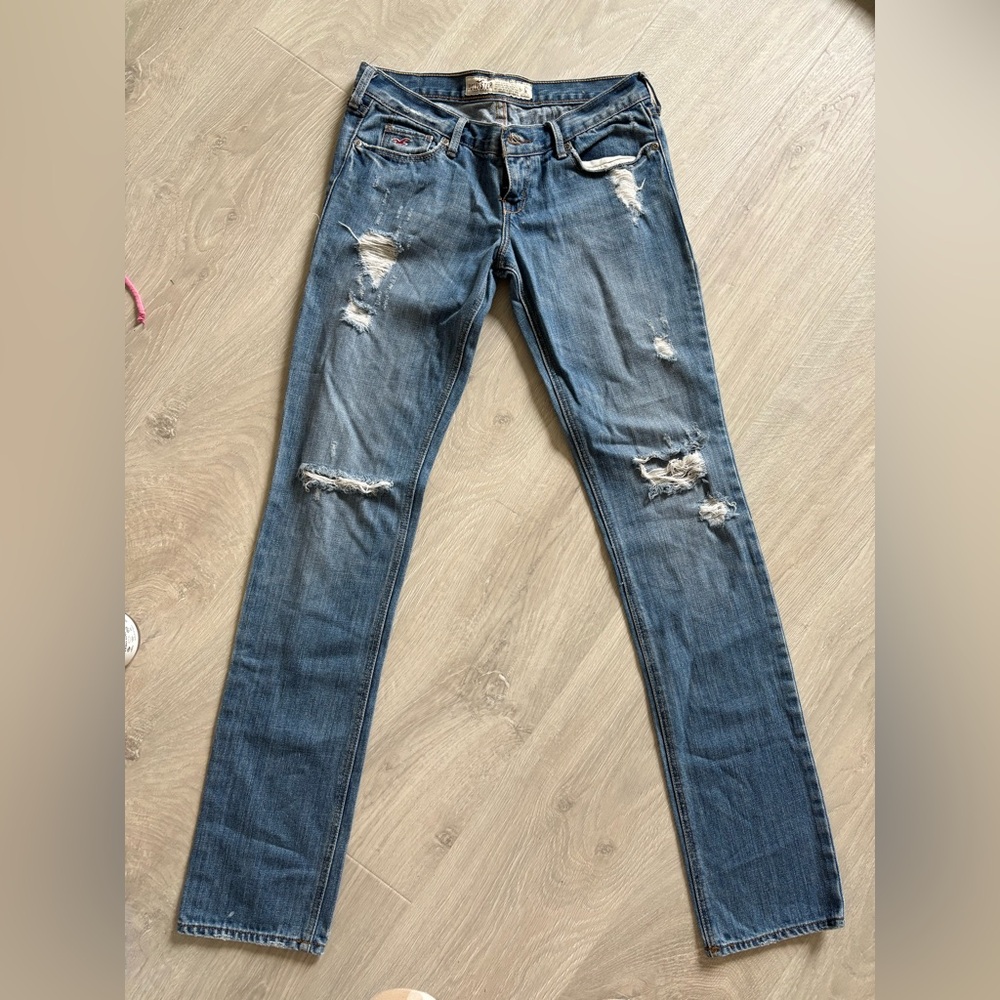 Hollister distressed skinny jeans